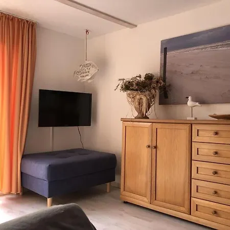 Fabian Comfortable Holiday home Wieck